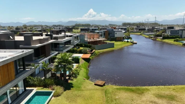 Imagem Casa em Condominio 5 Dormitórios - Bairro xangri-la