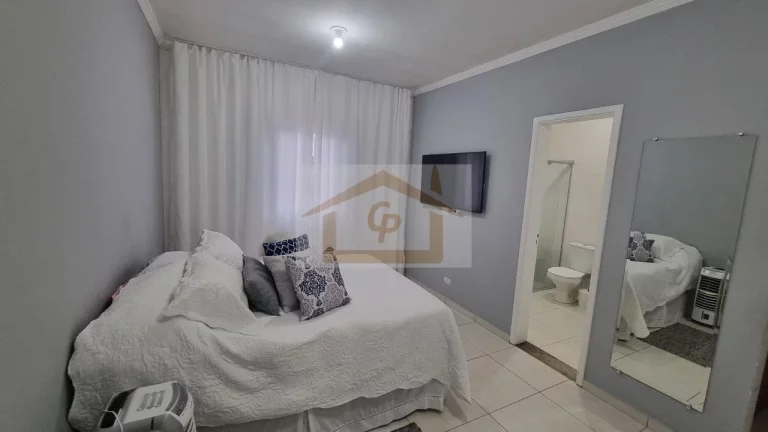 Imagem Granja Viana, Casa Térrea, 3 quartos sendo um suíte, 2 vagas charmosa!