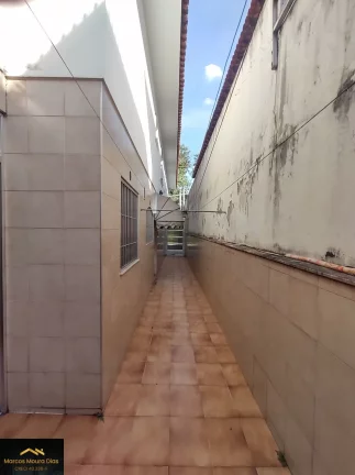 Imagem Sobrado com 03 Dormitórios ( 1 Suíte com Terraço), 02 Vagas para automóvel, bairro extremamente arborizado- perto da USP ( Jd Rizzo - Butantã).