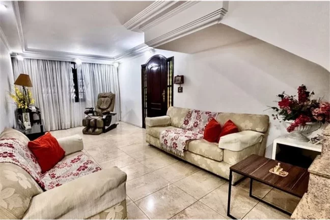 Imagem Sobrado Sustentável: Residência Aconchegante com Energia Renovável, Espaço Gourmet, Suítes Luxuosas e Memórias Inesquecíveis em 150m²