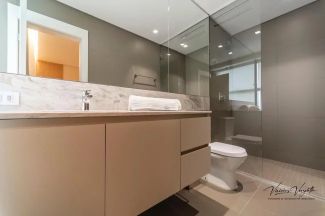 Imagem Apartamento 4 ou + dormitórios para Venda em Balneário Camboriú / SC no bairro Centro