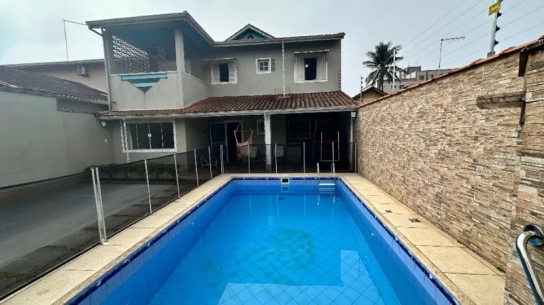 Imagem CASA COM 211 m² - REAL - PRAIA GRANDE SP