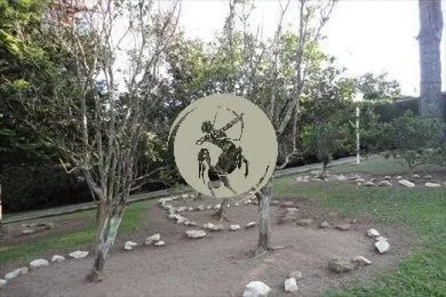 Imagem MARAVILHOSA CASA EM CONDOMINIO FECHADO ESTUDA PERMUTA TOTAL OU PARCIAL.
