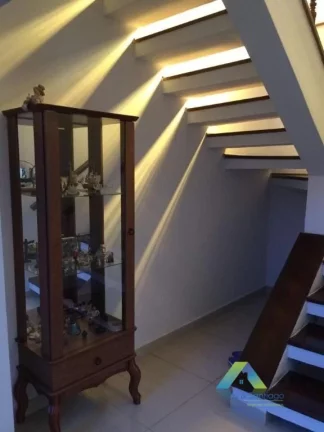 Imagem SÃO CAETANO Casa condomínio semi aberto com segurança particular, 280 metros, 3 dormitórios, 3 salas, 4 vagas com piscina, churrasqueira, lareira.