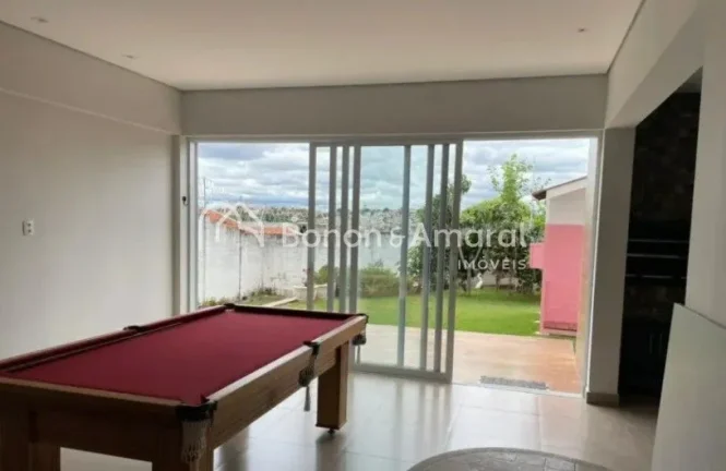 Imagem Casa ampla com acabamento refinado no Condomínio Flor da Serra, em terreno de 480m² e 244m² de á...