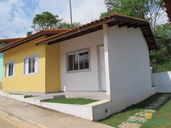 Imagem Linda casa térrea 3 dormitórios sendo 1 suíte com pisos quintal e 2 vgs