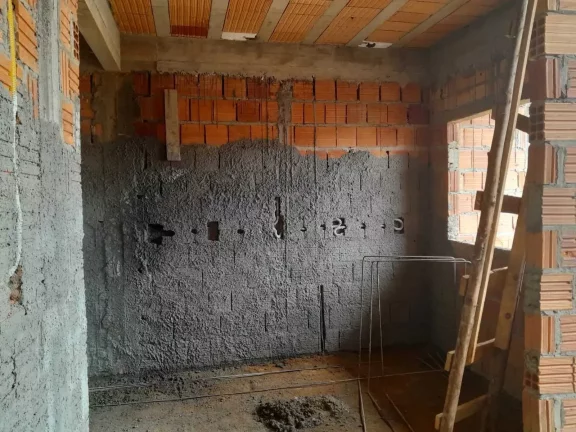 Imagem Casa em construção com 3 dormitórios sendo 1 suíte e 2 vagas de garagem em Palhoça/SC