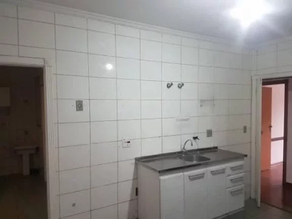 Imagem Conjunto comercial na Praça D. Gastão Liberal Pinto