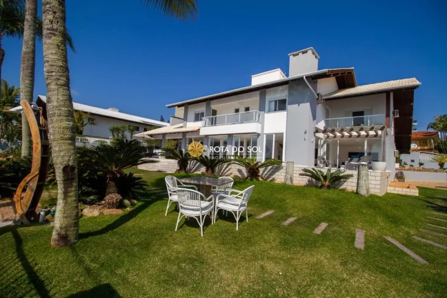 Imagem Casa frente mar à venda na praia de Bombinhas SC