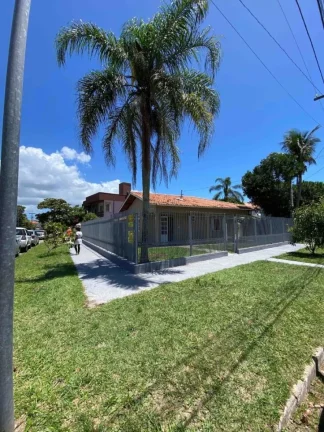 Imagem Casa com 4 dormitórios à venda, 280 m² por R$ 1.900.000,00 - Daniela - Florianópolis/SC