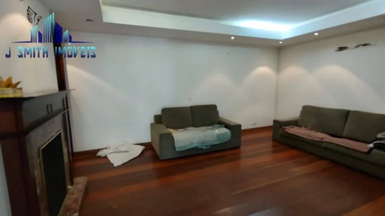Imagem CASA EM TERRENO 4.072m². ZONA MISTA. PERFIL DE CHÁCARA OU COMERCIAL.