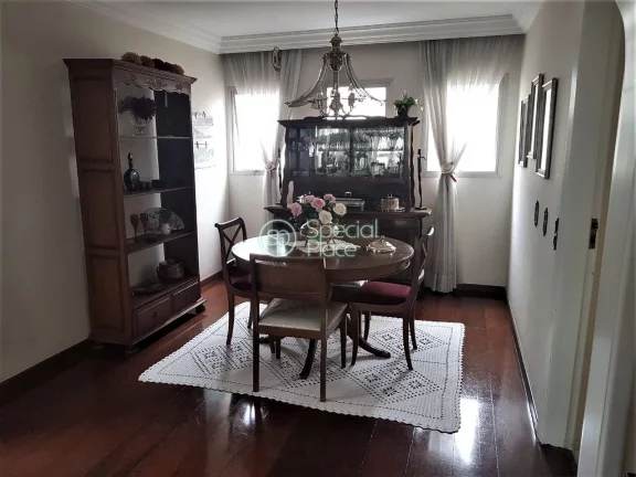 Imagem Ótimo apartamento com 199m² em Moema. Andar alto, living amplo com varanda, salas de estar, home e...