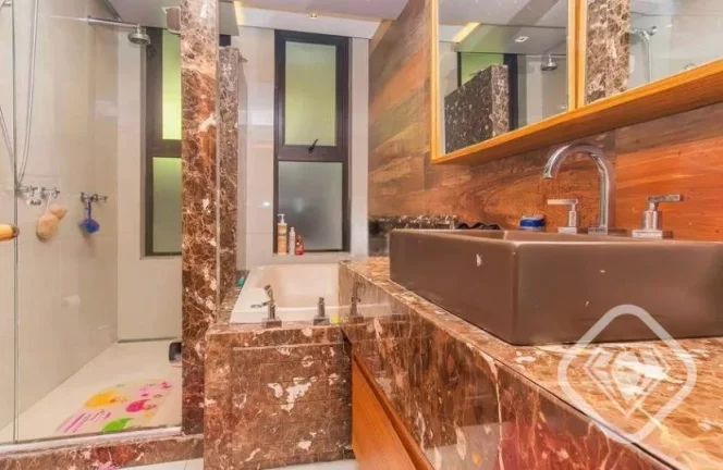 Imagem Apartamento Exclusivo com Terraço e Vista para o Pôr do Sol

Brilhante Imóveis apresenta um apart...