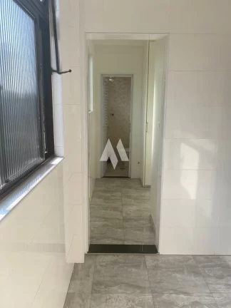 Imagem Apartamento Embaré - Com 2 quartos (01 suíte) e dependência completa - Próximo ao Canal 5 -