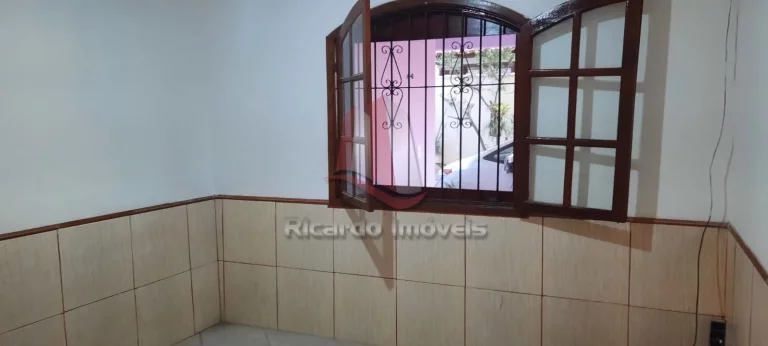 Imagem Casa Térrea Semi Mobiliada c/ 2 Qtos e Vaga Coberta