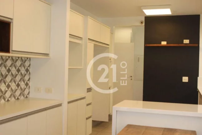 Imagem Apartamento com 3 quartos para alugar nos Jardins - SP