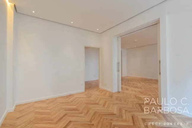 Imagem Jardins Venda - 3 Dormitórios (1 Suíte) - 2 Vagars - 187m²