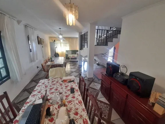 Imagem CASA COM 250 m² - BOQUEIRAO - PRAIA GRANDE SP