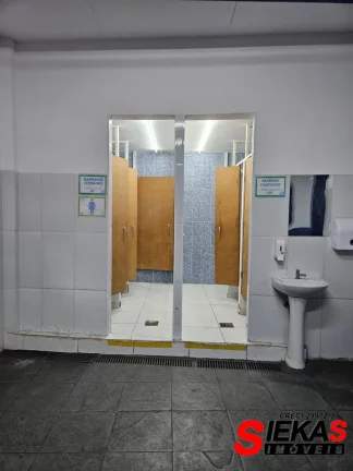 Imagem Ponto Comercial na Penha - São Paulo-SP: Espaço com 9 salas, 14 banheiros e 350m² de área!