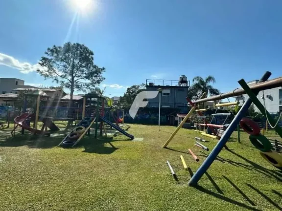 Imagem Casa com 3 dormitórios sendo 1 suíte e 2 vagas de garagem - Campeche, Florianópolis/SC