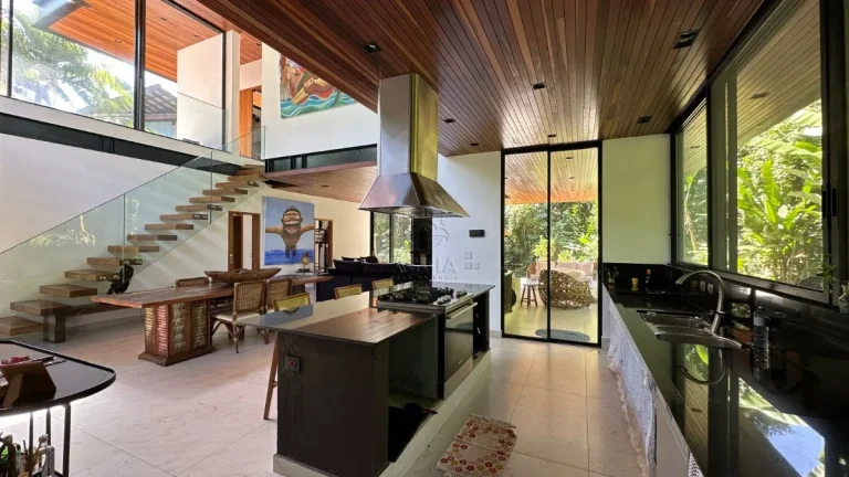 Imagem Casa em condominio de Alto Padrão em Frente Mar
