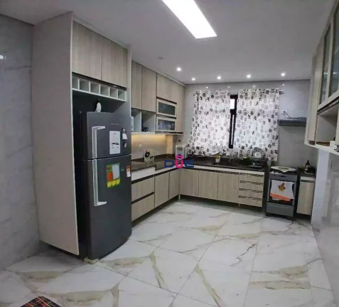 Imagem Casa com 6 dormitórios à venda, 268 m² por R$ 1.200.000 - Embaré - Santos/SP