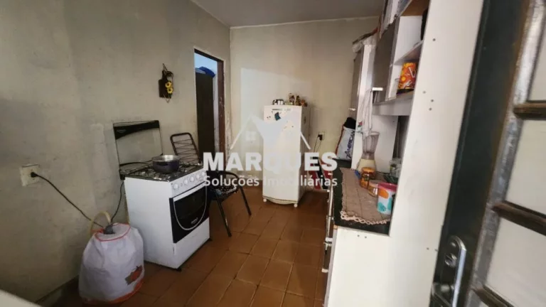 Imagem Imovel c/ 250m2 possui 2 casas