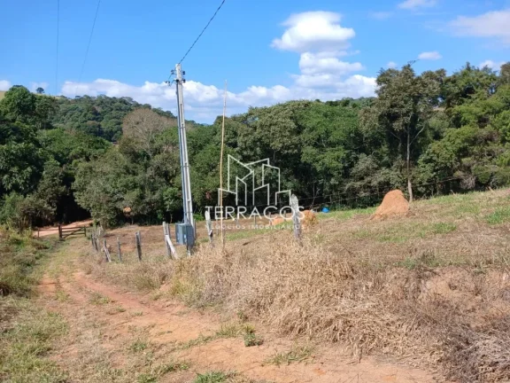 Imagem 2.200 M² DE TERRENO NA CIDADE DE CAMANDUCAIA M.G. COM MINA D'ÁGUA.