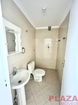 Imagem Ampla Sala | Av dos Estados | Piso superios | 3 Banheiros | Cozinha | Anual | Balneário Camboríu