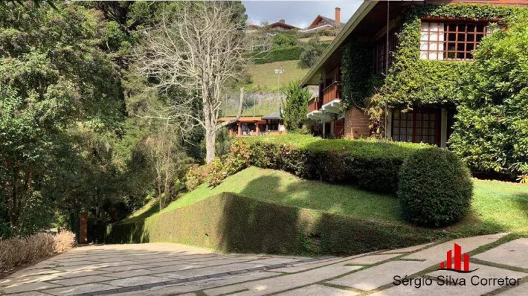 Imagem Casa com 5 dormitórios à Venda em Condomínio Fechado por R$ 6.500,00 m².