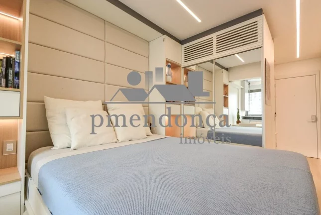 Imagem Apartamento na região de Pinheiros com 1 dormitório e 1 vaga, 30m²