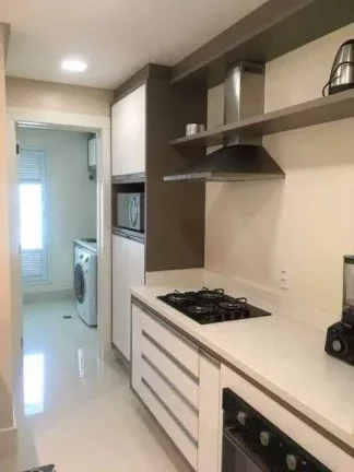 Imagem Apartamento mobiliado com 3 dormitórios sendo 3 suítes e 3 vagas de garagem em Balneário Camboriú/SC