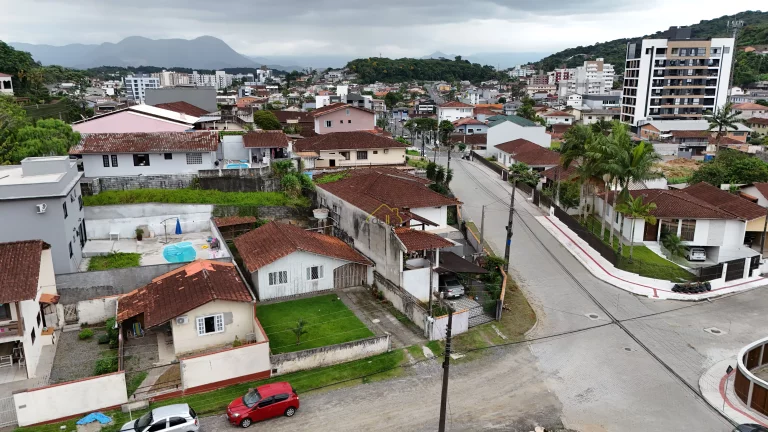 Imagem Terreno para construção de geminado localizado entre Iririú e Saguaçu com possibilidade de permuta no local!