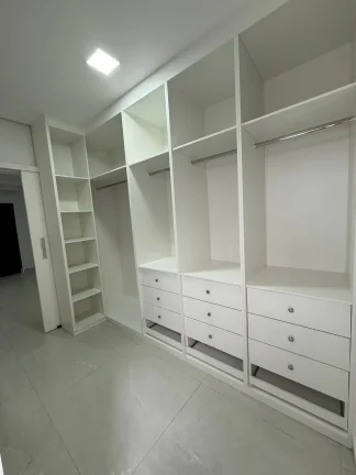 Imagem Casa Sobrado em Condomínio - 328M², 3 Dorms, 3 Suítes, Closet, 4 Vagas.