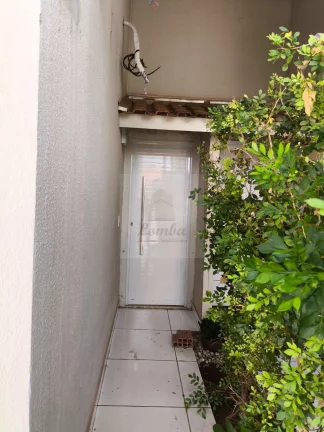 Imagem Casa em Condomínio para Locação em Várzea Grande-MT, Bairro Petrópolis - 3 Quartos, 1 Sala, 1 Banheiro, 2 Vagas - 96m².