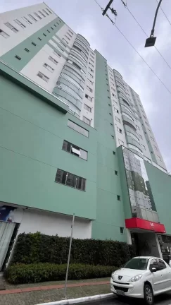 Imagem Apartamento com 2 dormitórios sendo 1 suíte e 2 vagas de garagem no Centro de Balneário Camboriú/SC