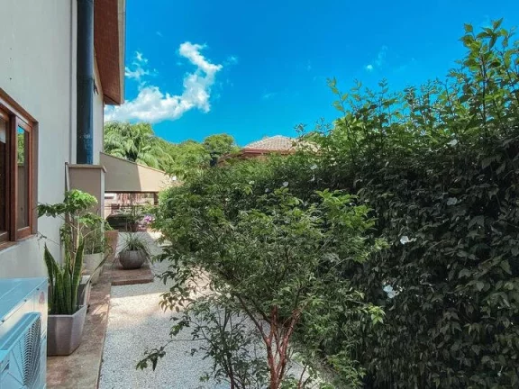 Imagem Casa impecável, com acabamentos de ótimo gosto - Granja Viana