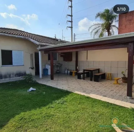 Imagem Casa térrea 3 dormitórios(sendo 1 suíte)com quintal em condomínio, centro