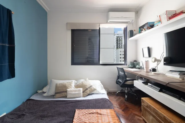 Imagem Apartamento 251M², 4Q, 2 Suítes, 3 Banheiros, 3 Vagas, Suíte Master, Jacuzzi, Piscina, Depósito, Sala 3 Ambientes, Vista Livre, Sauna, Quadra.