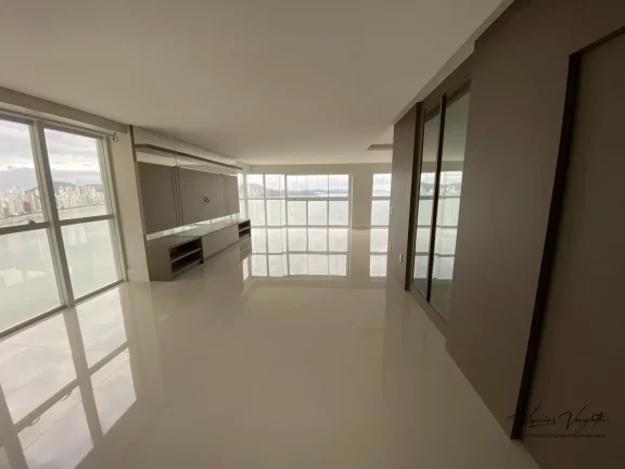Imagem Frente ao Mar para Venda em Balneário Camboriú / SC no bairro Barra Sul