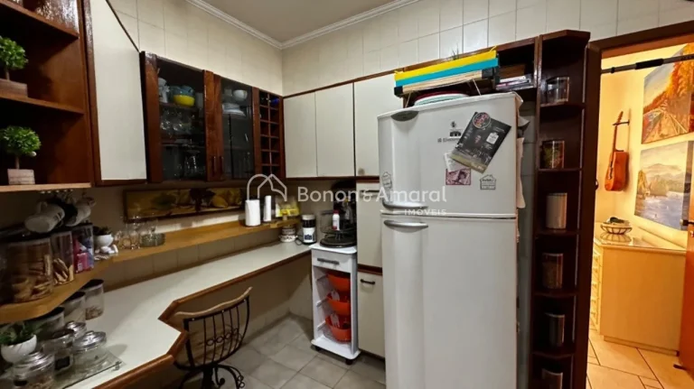 Imagem Amplo apartamento à venda no Jardim Chapadão em Campinas, em perfeito estado de conservação. O i...
