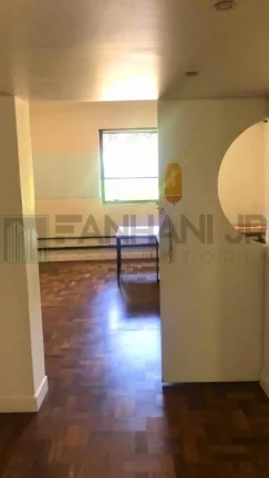Imagem Aluguel de Casa Comercial no Jardim América, São Paulo-SP: 8 salas, 20 vagas de garagem, 500 m² de área.