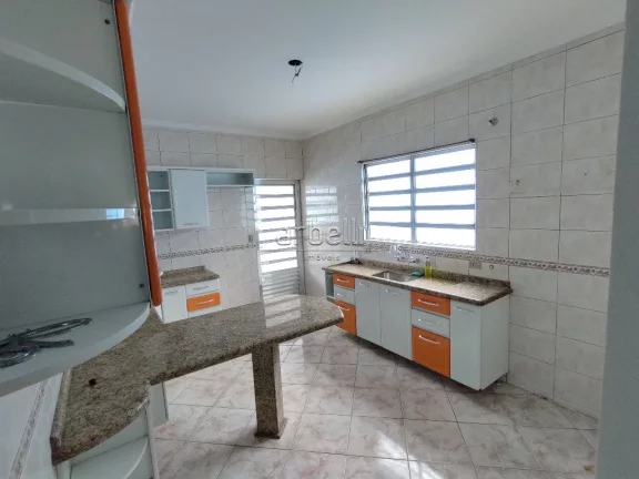 Imagem Sobrado em excelente estado de conservação! - 4 dormitórios sendo uma suíte master com Hidromass...