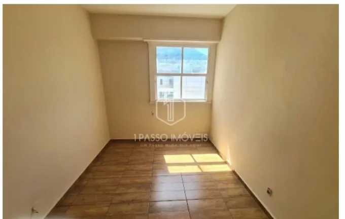 Imagem Apartamento rua do Catete Glória andar alto sol da manhã vista livre
