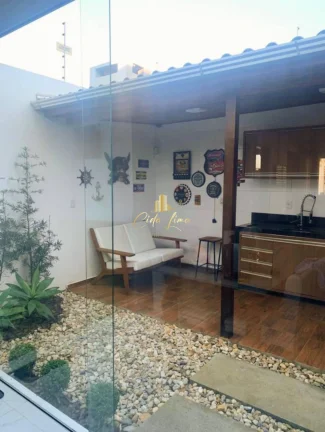 Imagem Sobrado a venda alto padrão, 2 quartos com suíte, no Norte da Ilha.