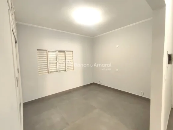 Imagem Casa Comercial para Locação, 6 salas, 4 vagas, saída para a Rod.D.Pedro e Shopping Galleria
Casa ...