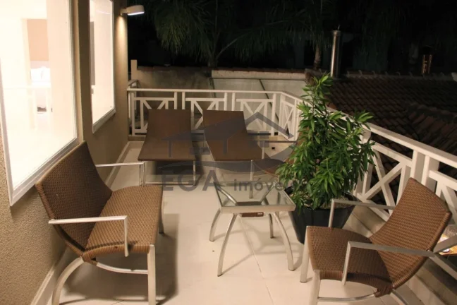 Imagem Casa Avenda Em Condominio de Alto Padrão