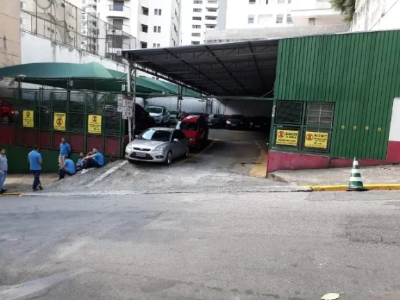 Imagem Terreno á venda no Centro Rua Dr Veiga Filho 450 m²