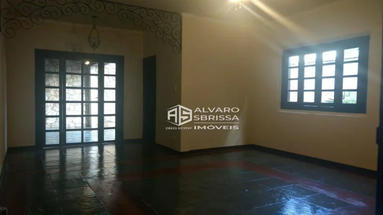 Imagem Casa estilo colonial, possui 3 suítes com ar condicionado e armários. Condomínio Portella Itu SP