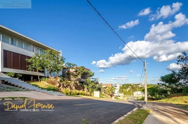 Imagem Daniel Ferreira vende: Lote com 900 m², praticamente todo plano.